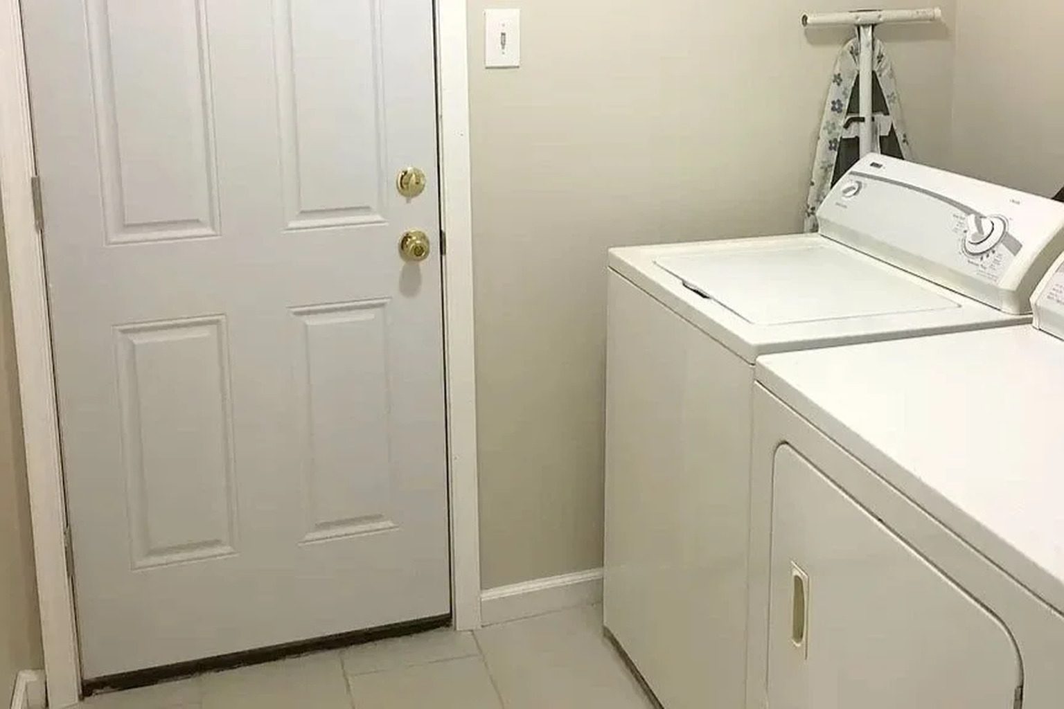 506 Selfridge St bedroom - Lehigh student housing South Bethlehem PA