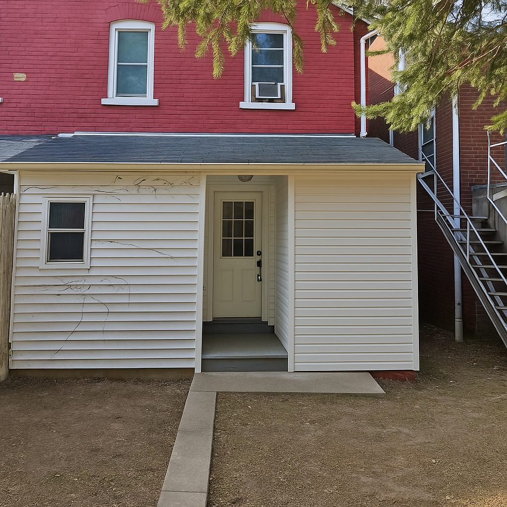 520 Thomas St dining area - Lehigh student housing South Bethlehem PA