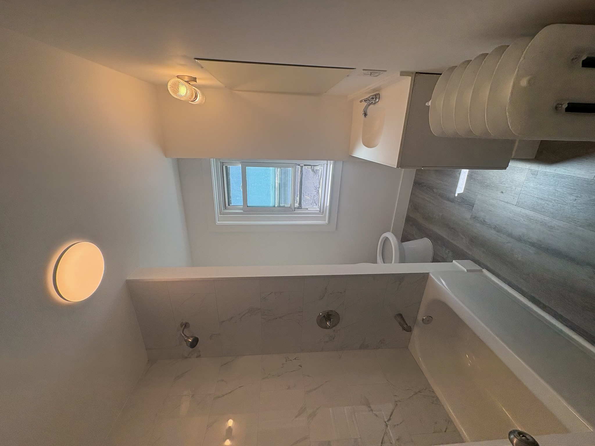 520 Thomas St bathroom - Lehigh student housing South Bethlehem PA