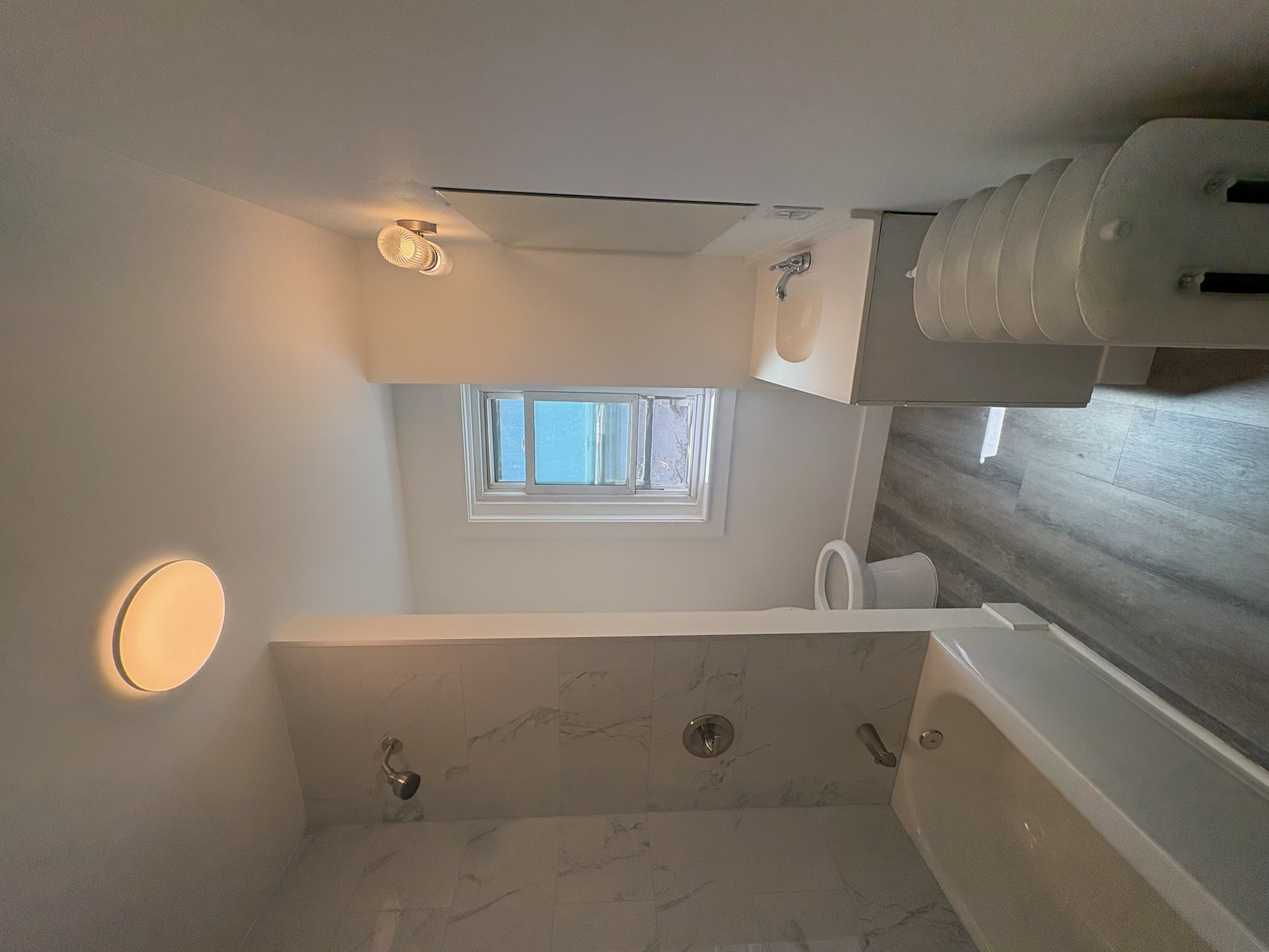 520 Thomas St bathroom - Lehigh student housing South Bethlehem PA