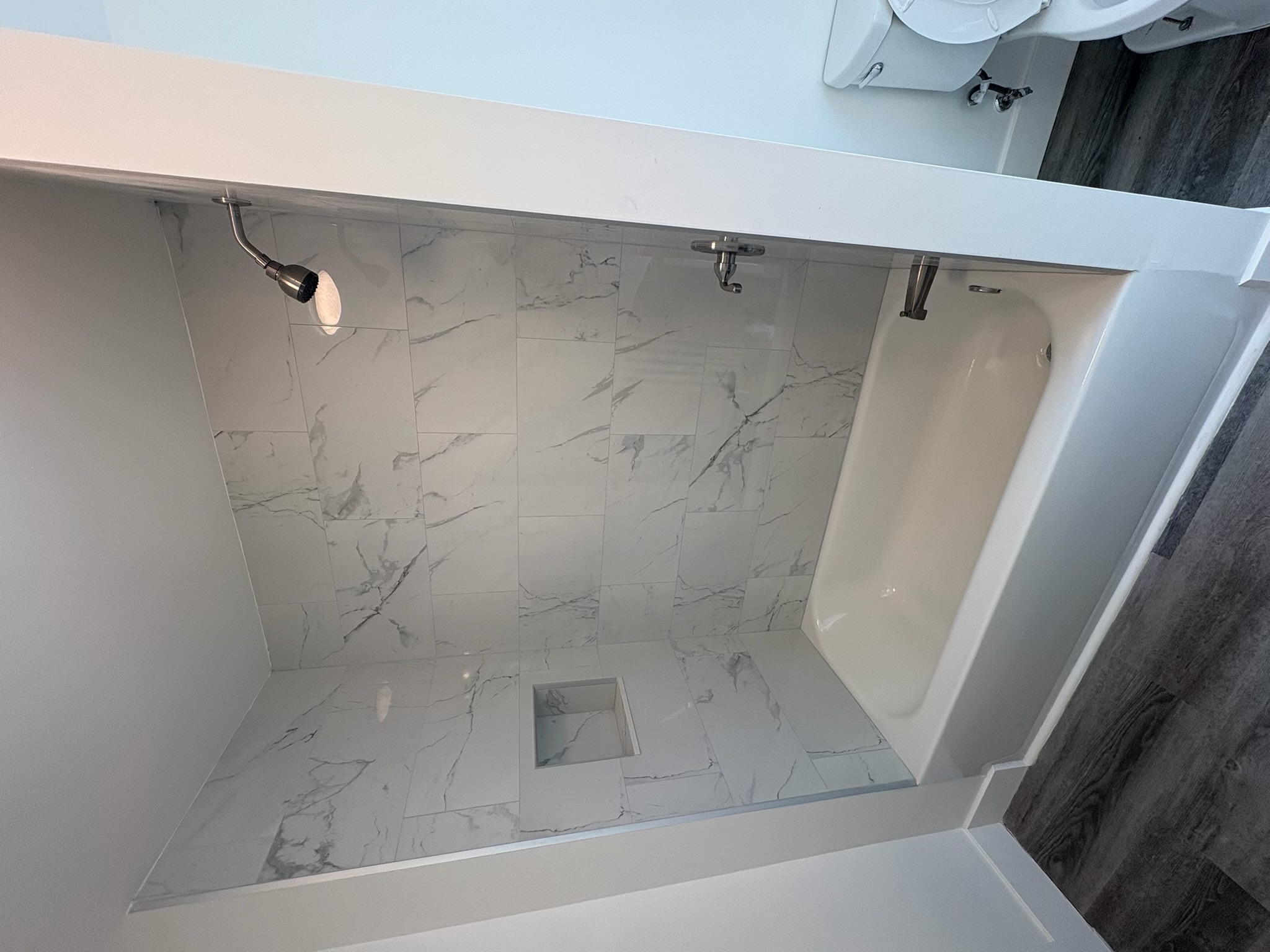 520 Thomas St bathroom - Lehigh student housing South Bethlehem PA