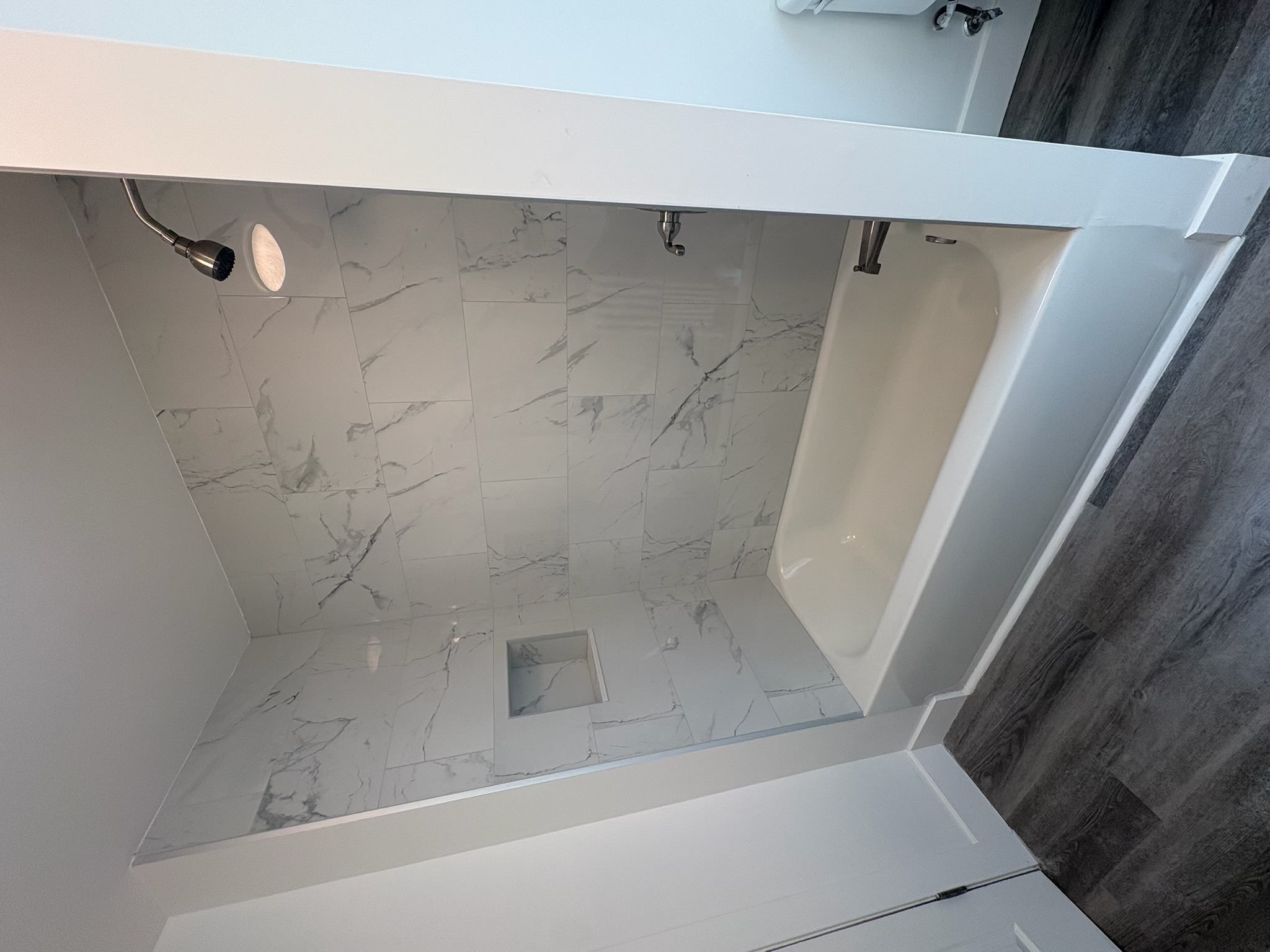 520 Thomas St bathroom - Lehigh student housing South Bethlehem PA